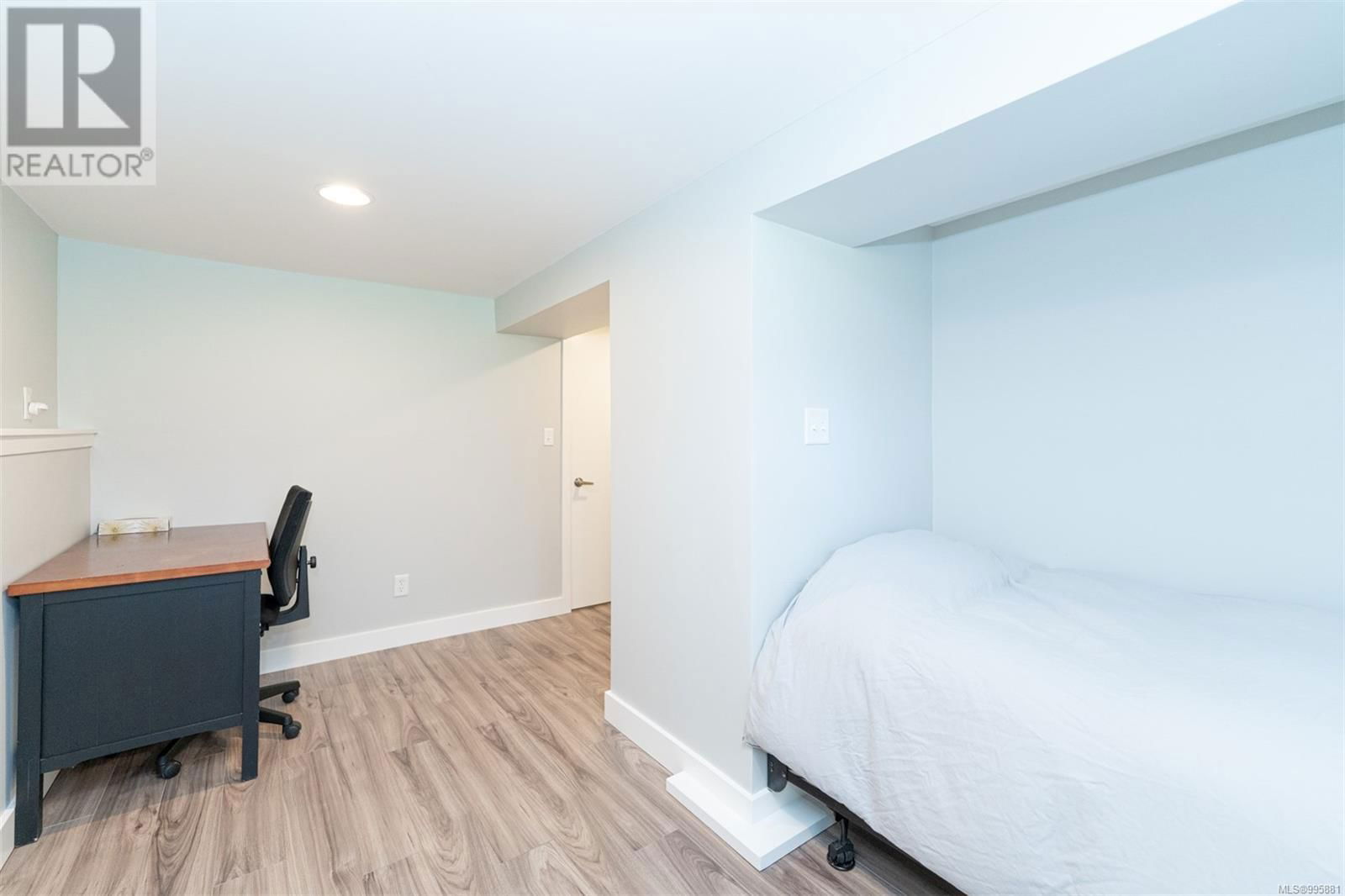 1584 ATHLONE DRIVE Image 36