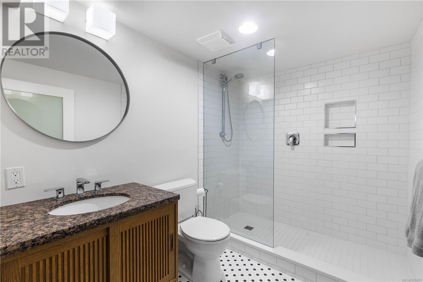 1584 ATHLONE DRIVE Image 37