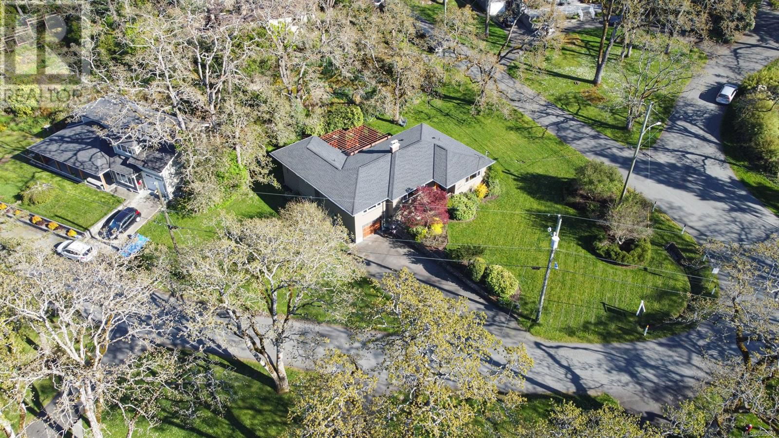 1584 ATHLONE DRIVE Image 48