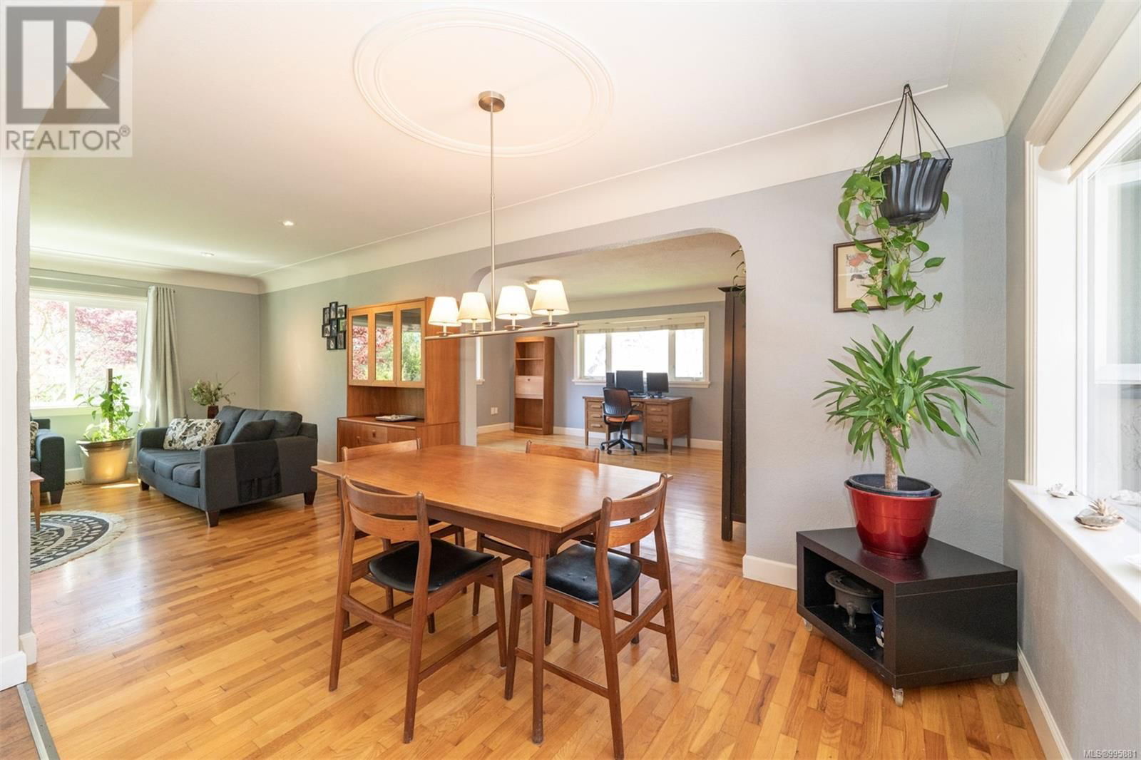 1584 ATHLONE DRIVE Image 6