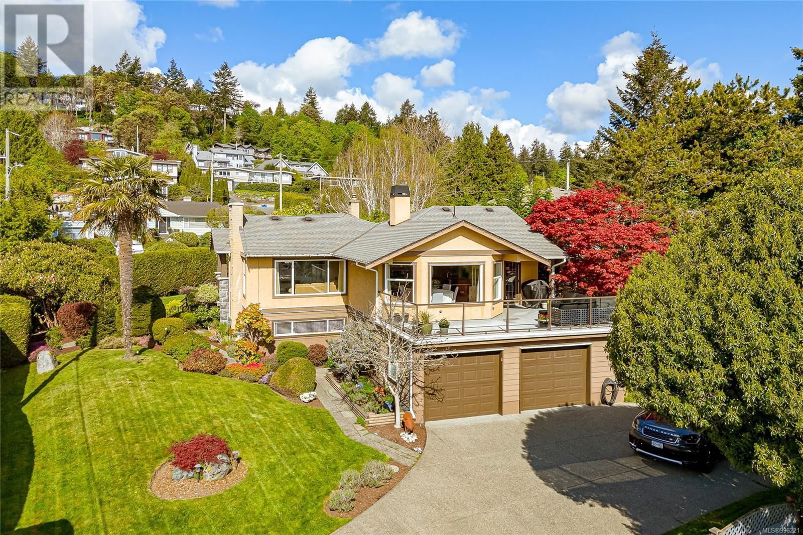986 GLORIA PLACE Image 2