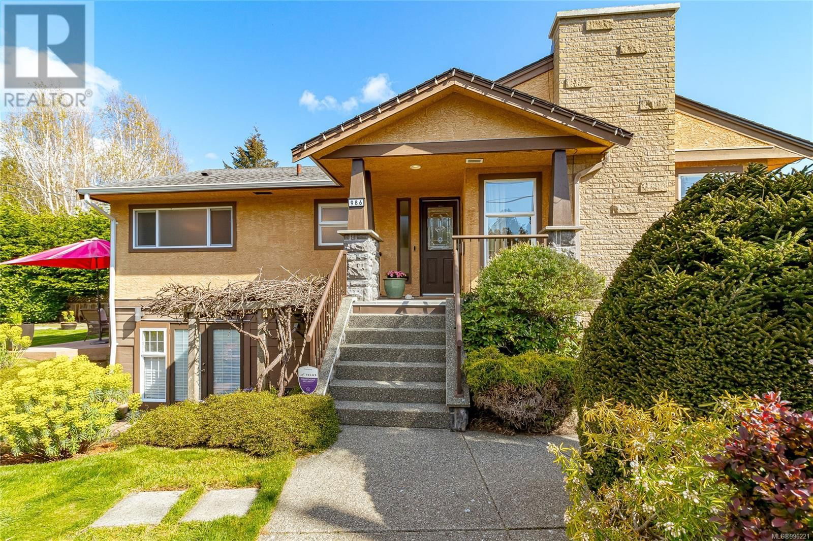 986 GLORIA PLACE Image 3