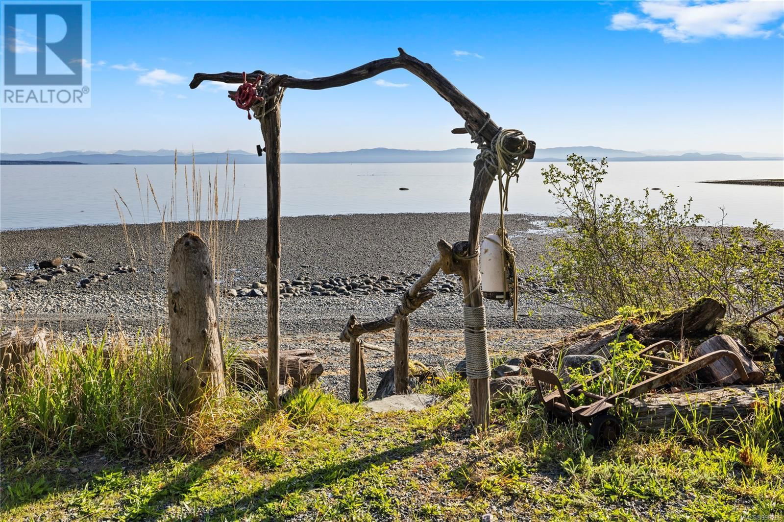 6655 ISLAND HIGHWAY WEST Image 13