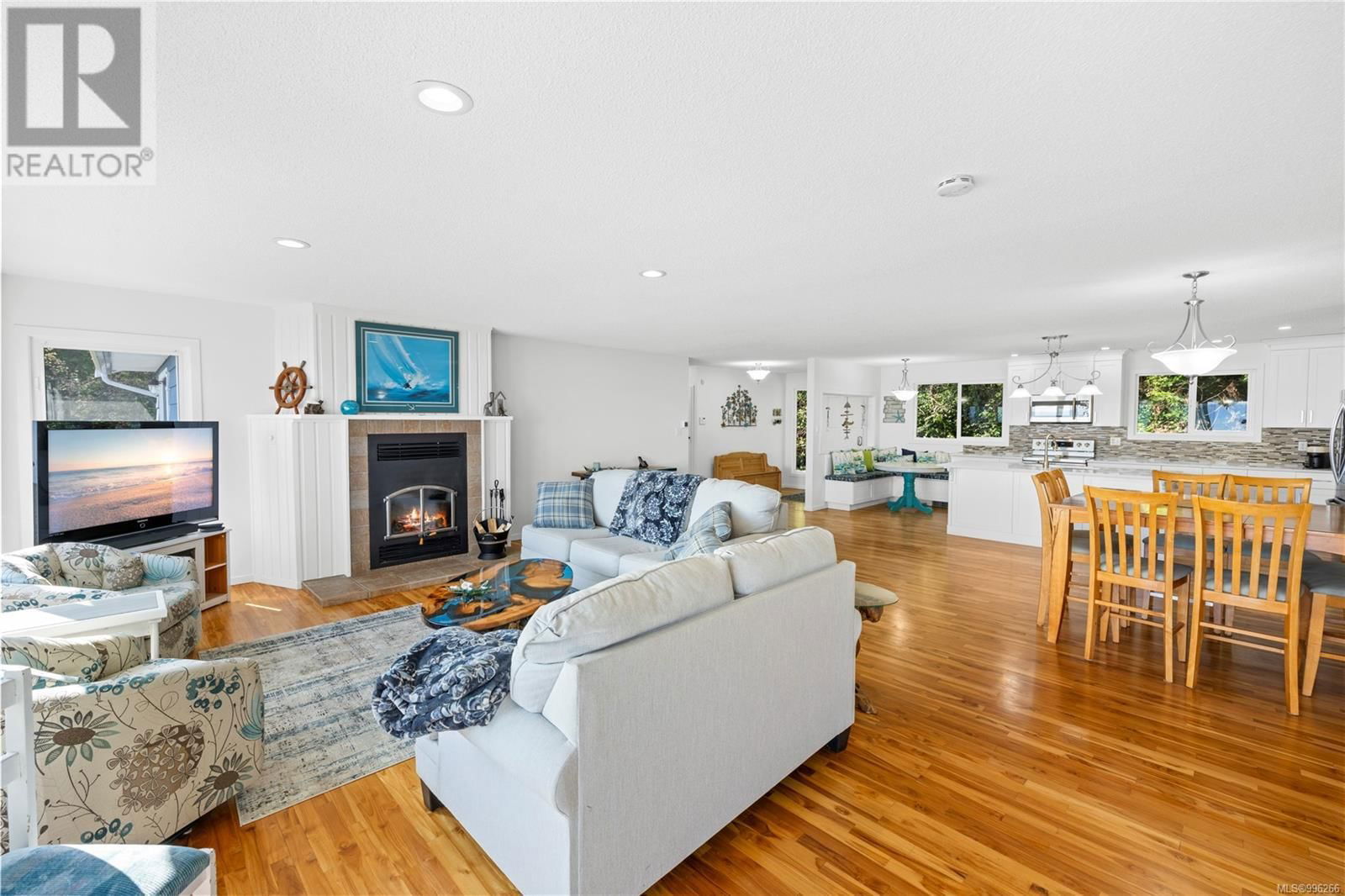 6655 ISLAND HIGHWAY WEST Image 22