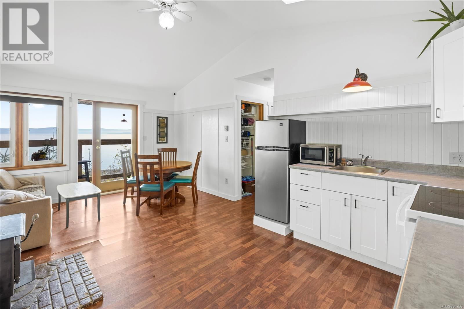 6655 ISLAND HIGHWAY WEST Image 39