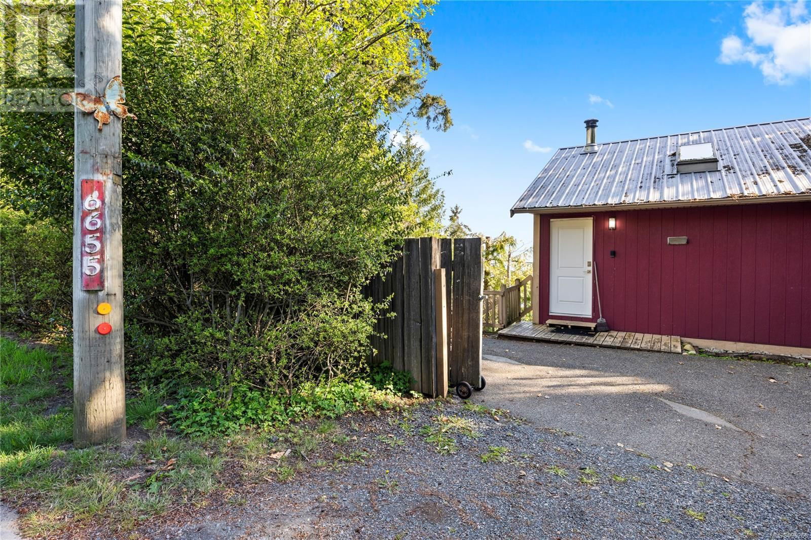 6655 ISLAND HIGHWAY WEST Image 45