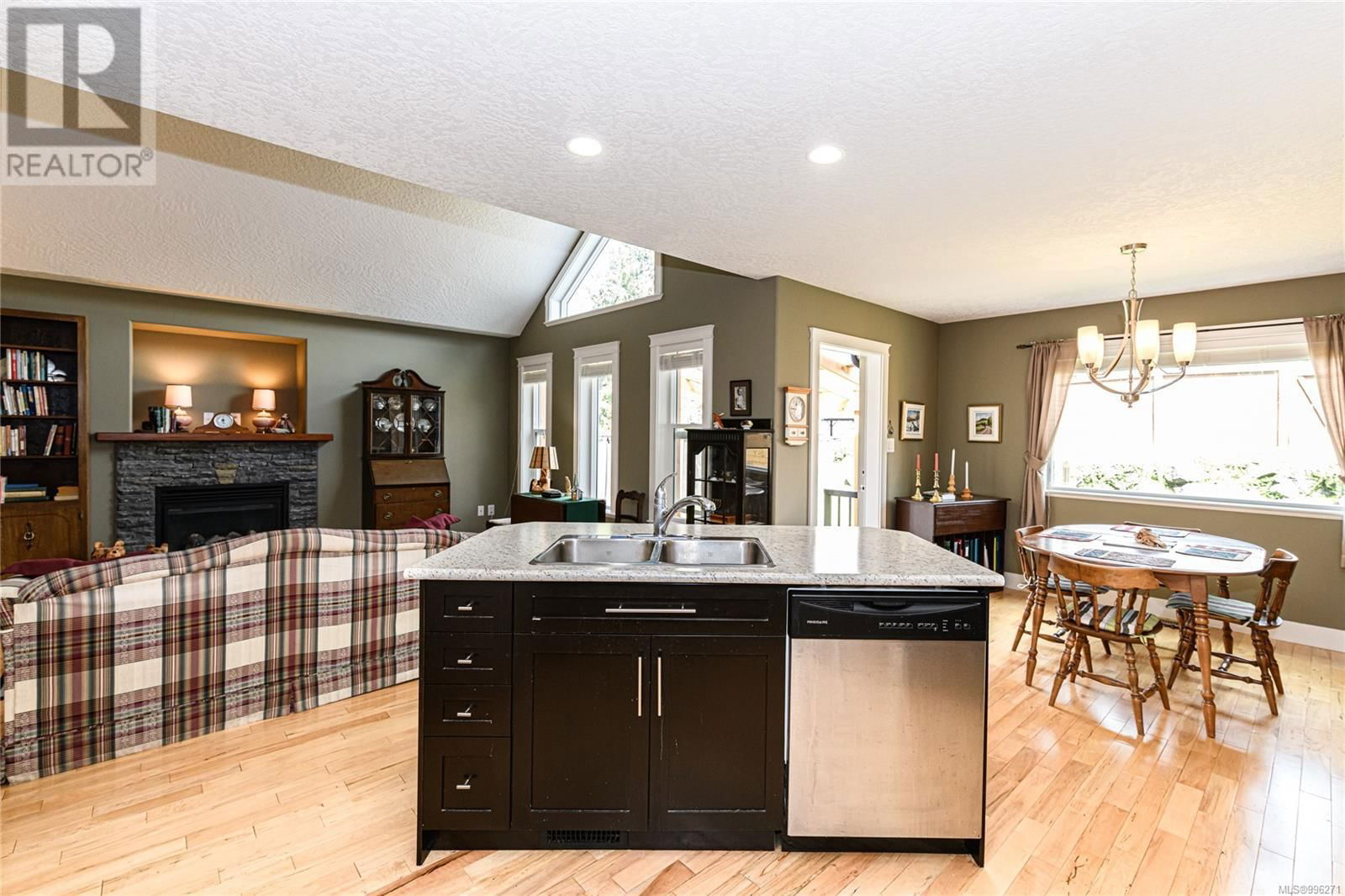 1373 HUTCHINSON ROAD Image 13