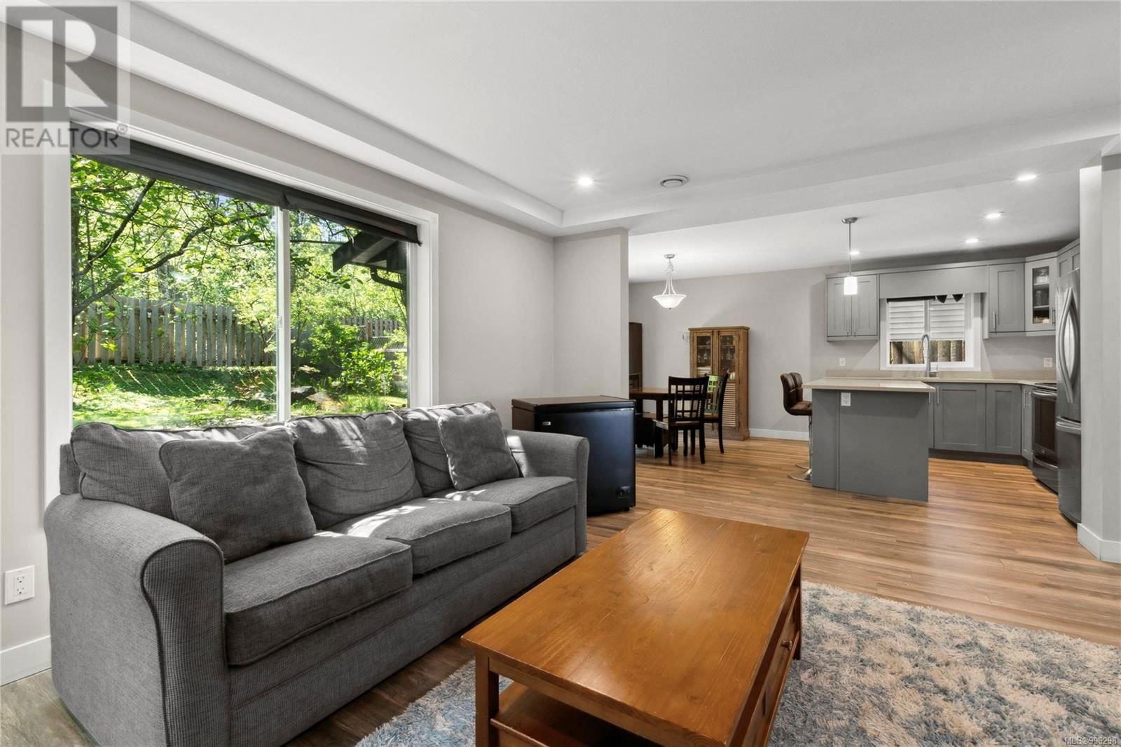 541 MARISA STREET Image 10