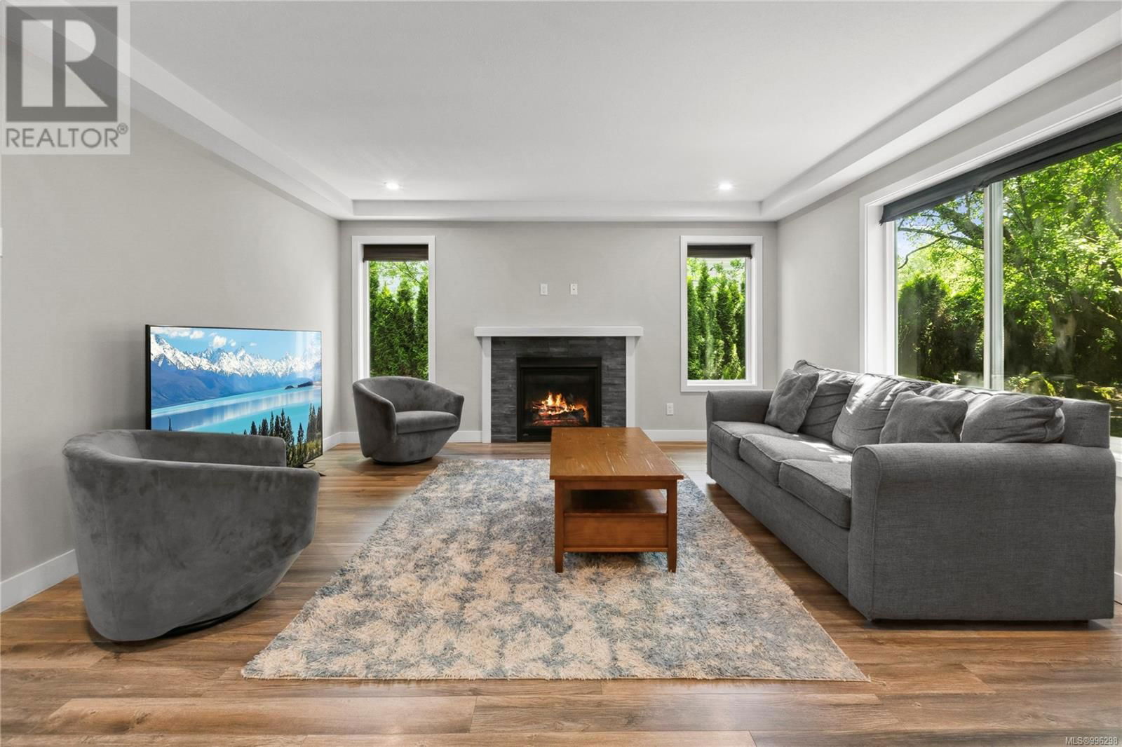 541 MARISA STREET Image 13