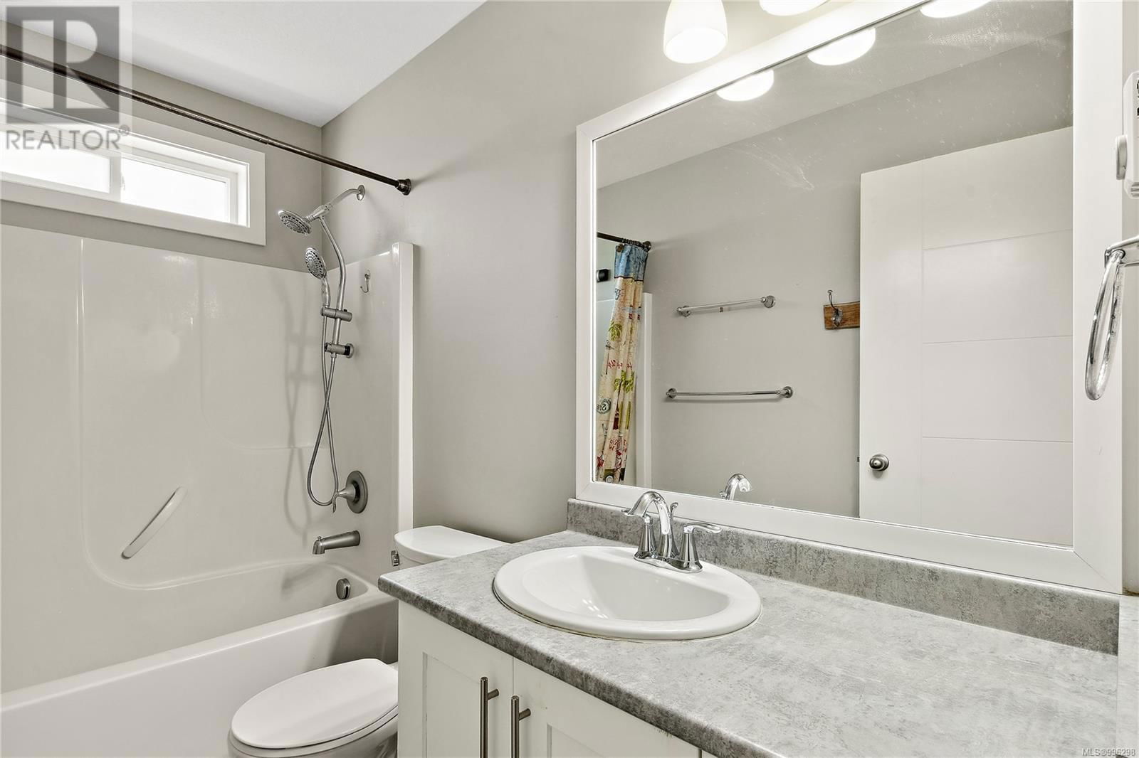 541 MARISA STREET Image 22