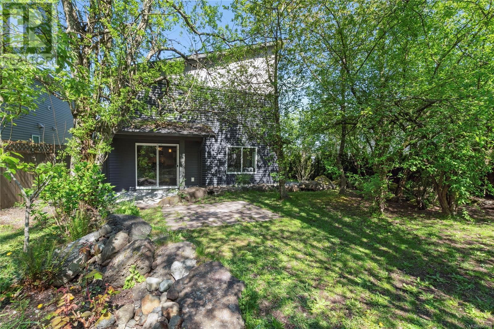 541 MARISA STREET Image 32
