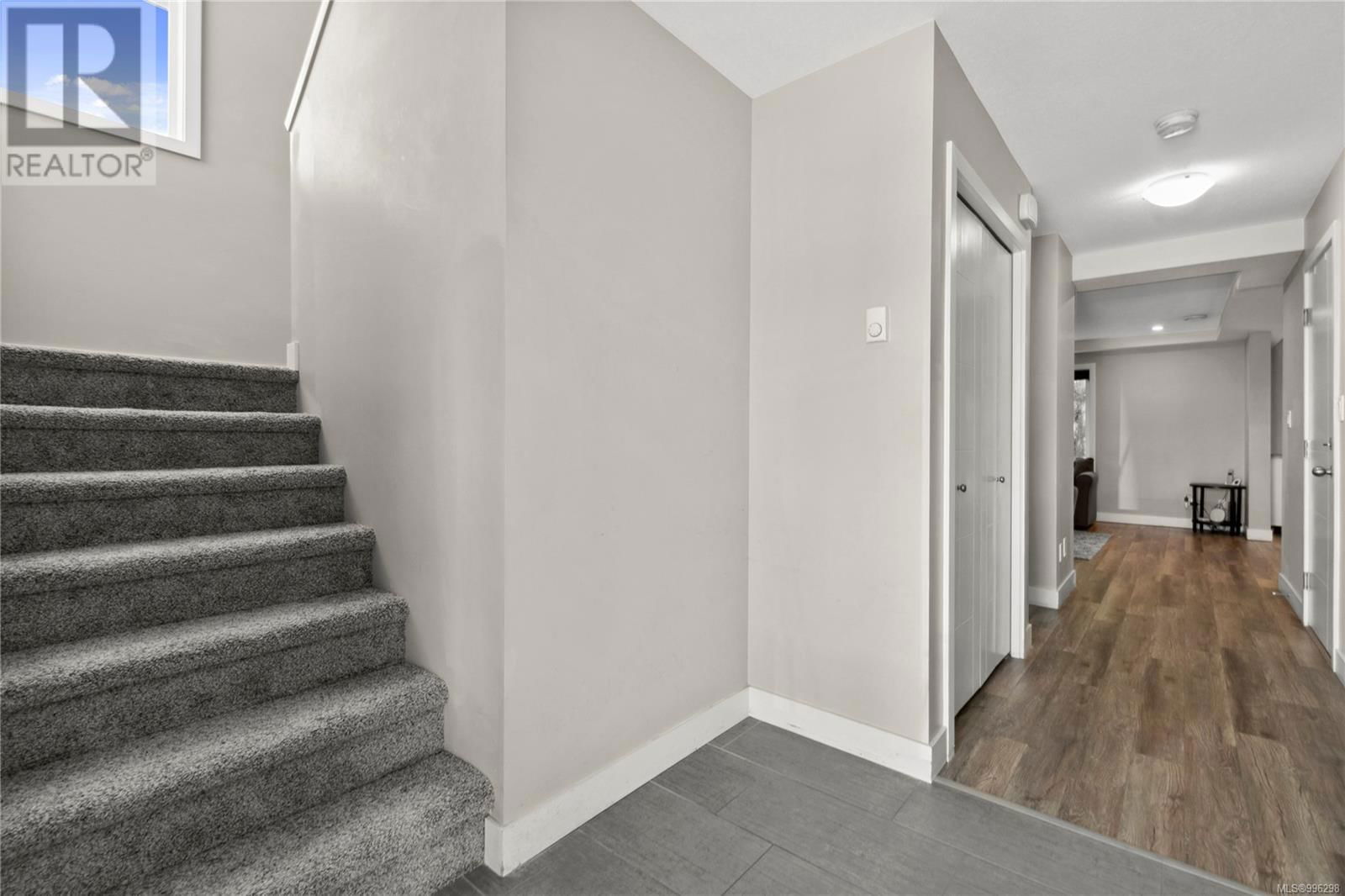 541 MARISA STREET Image 4