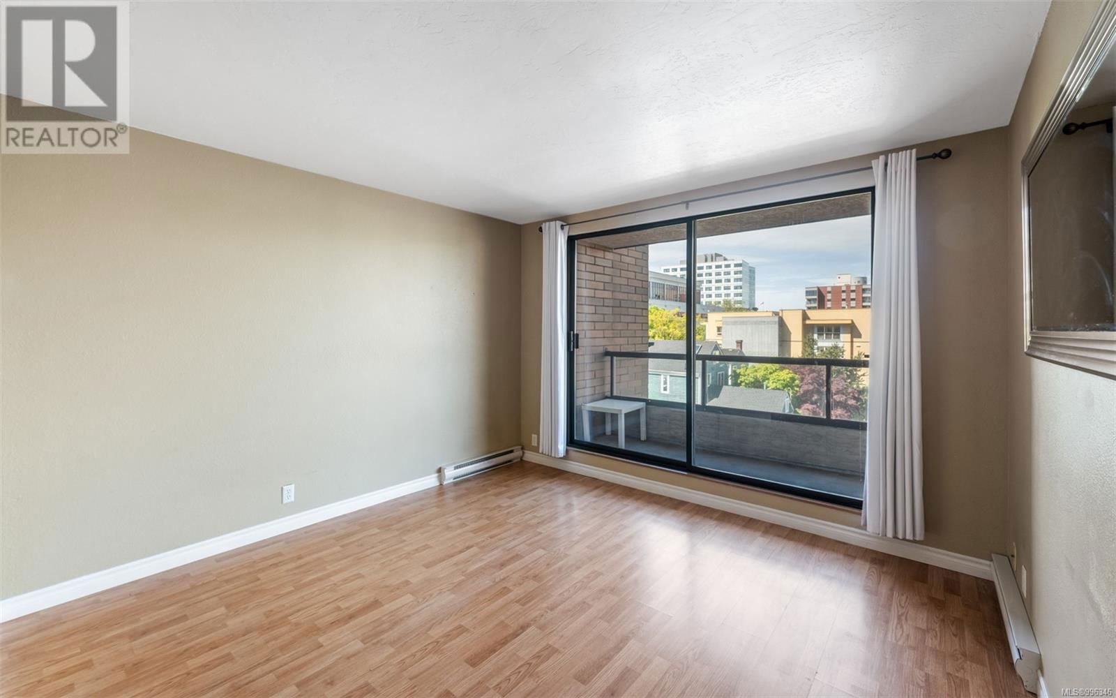 404 - 1630 QUADRA STREET Image 3