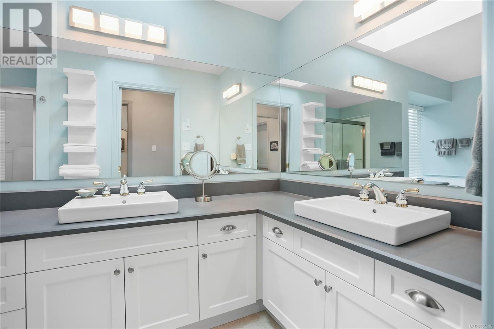 808 COUNTRY CLUB DRIVE Image 22
