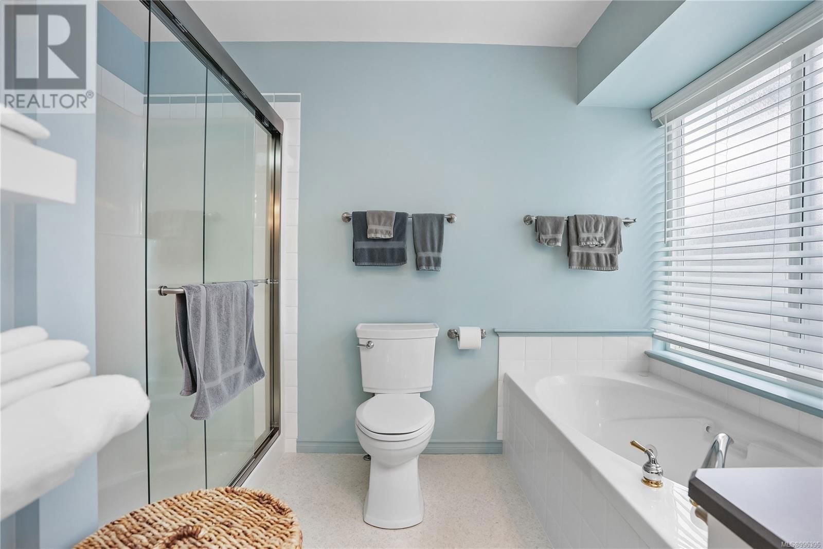 808 COUNTRY CLUB DRIVE Image 27