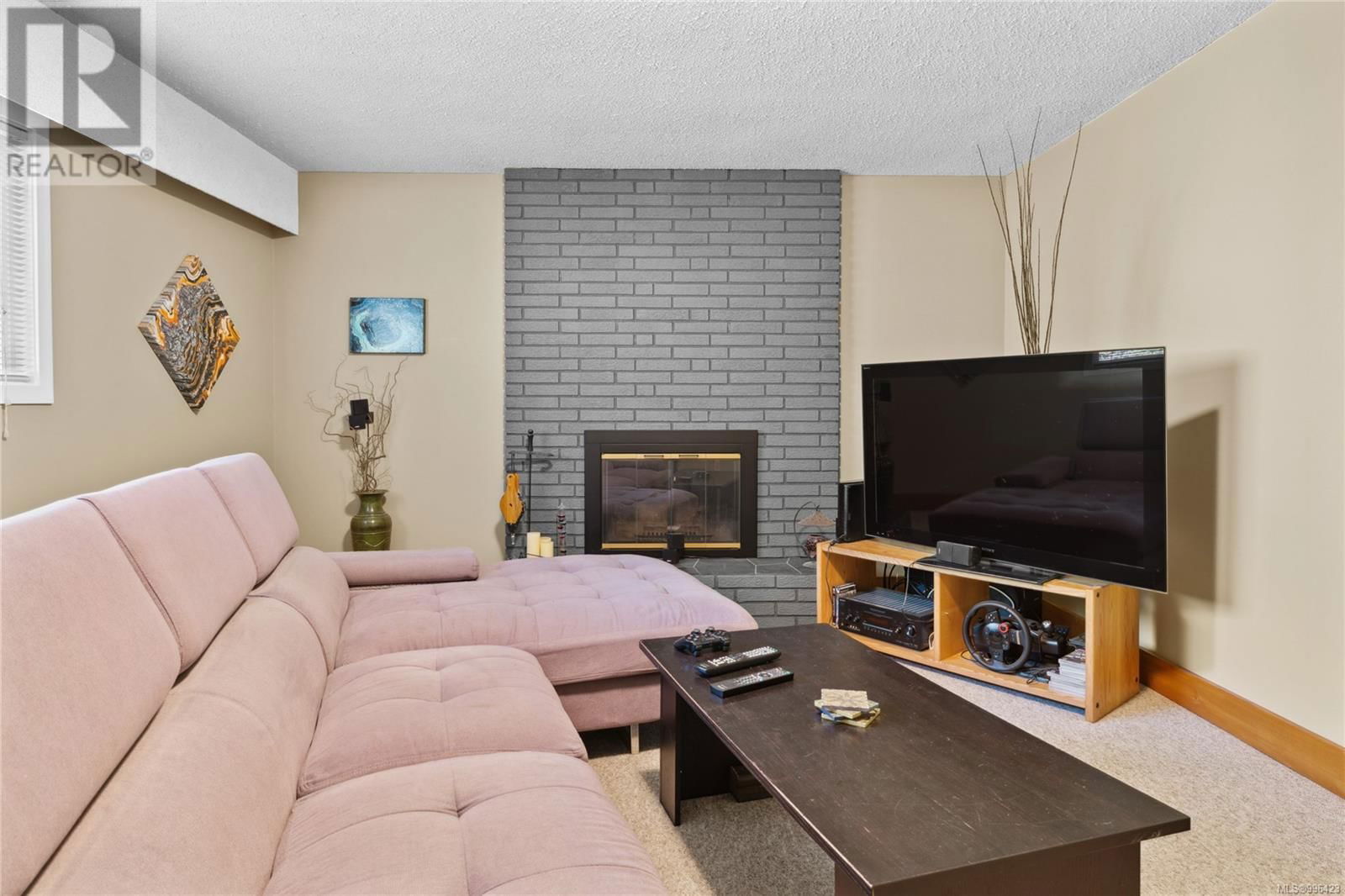 658 MARTINDALE ROAD Image 25