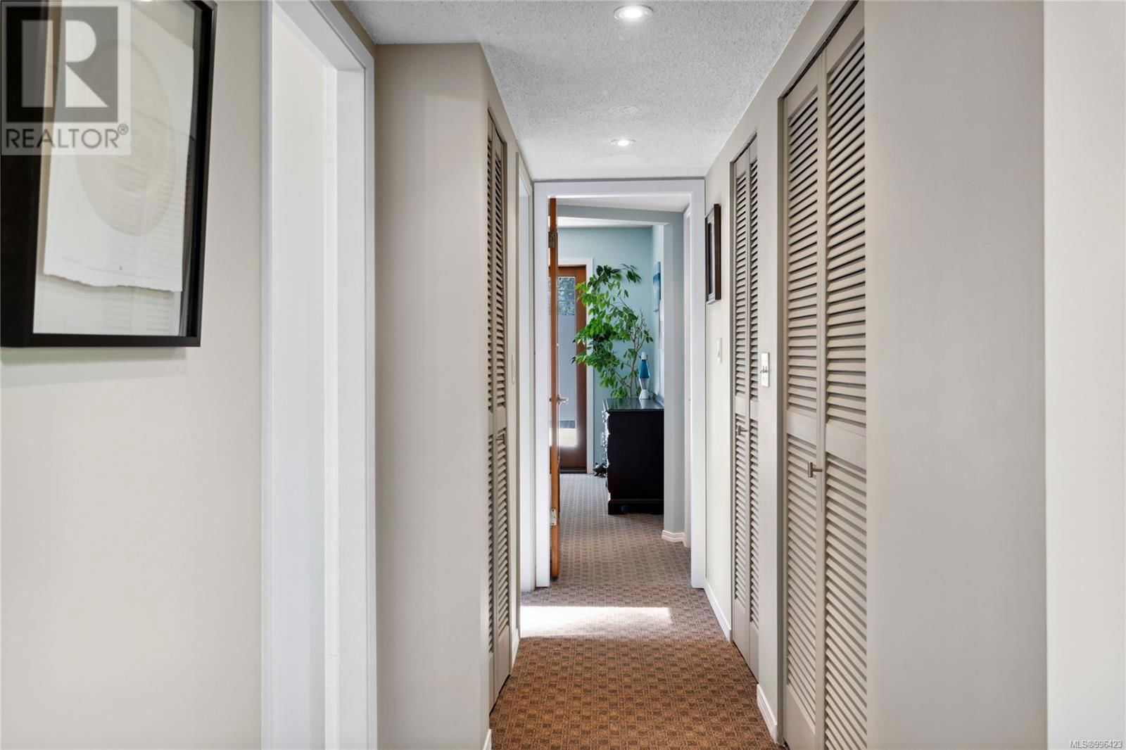 658 MARTINDALE ROAD Image 26
