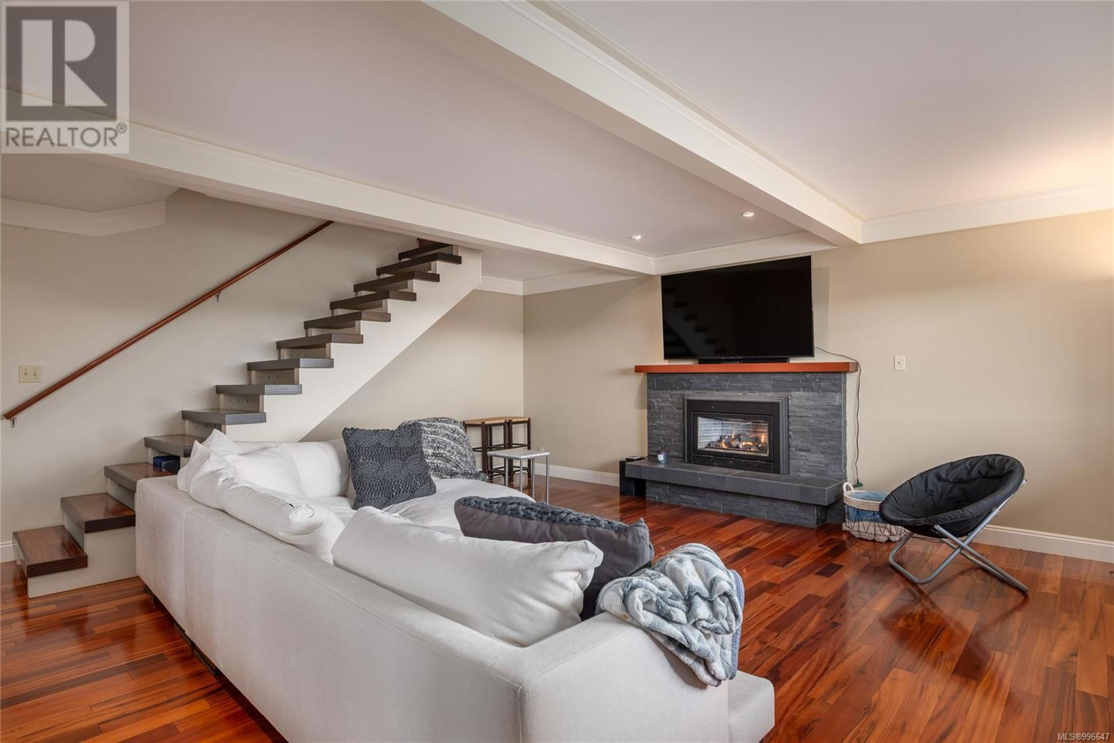 521 LARCH STREET Image 10