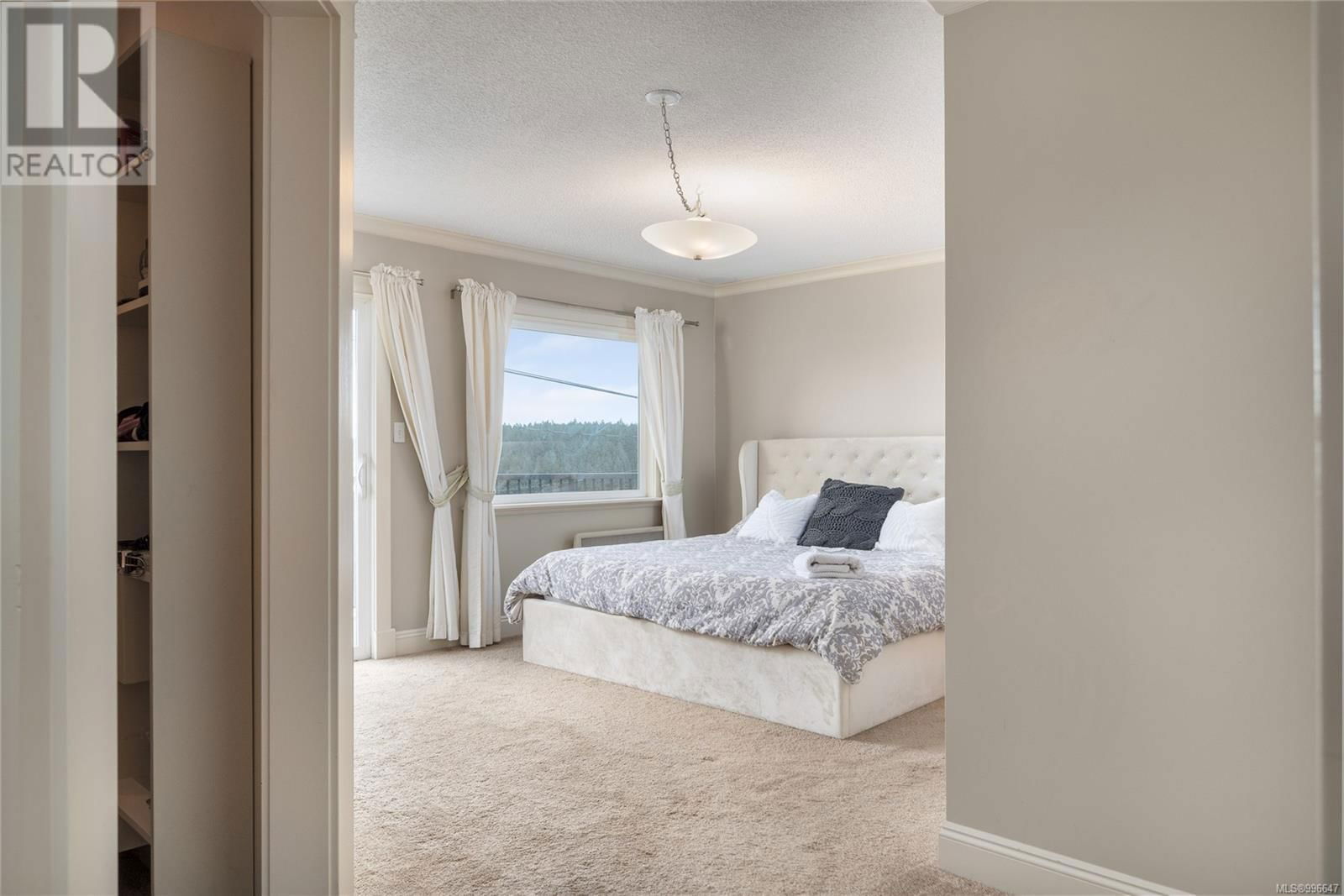 521 LARCH STREET Image 34