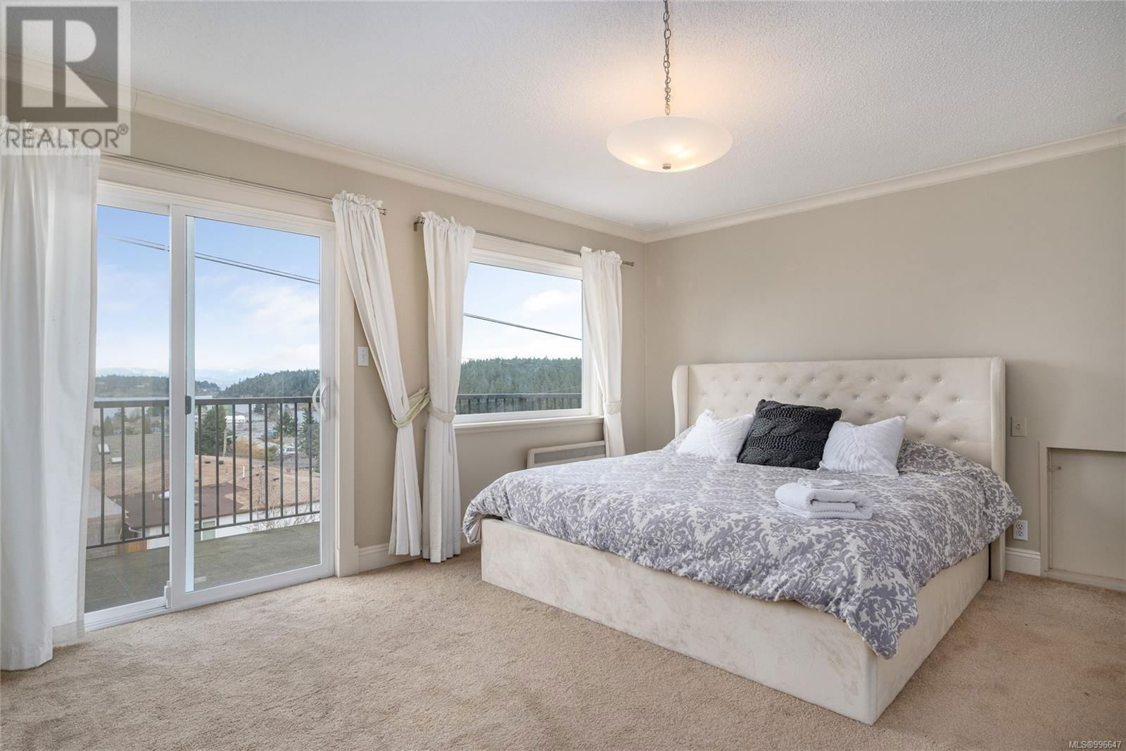 521 LARCH STREET Image 35