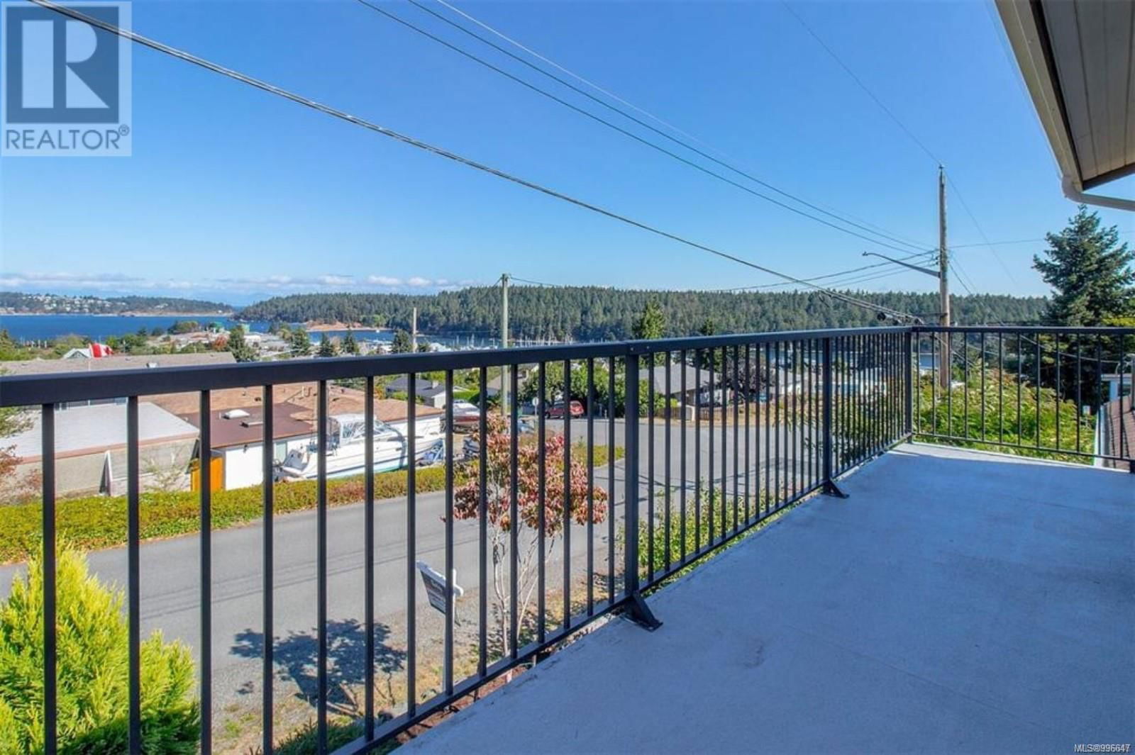 521 LARCH STREET Image 4