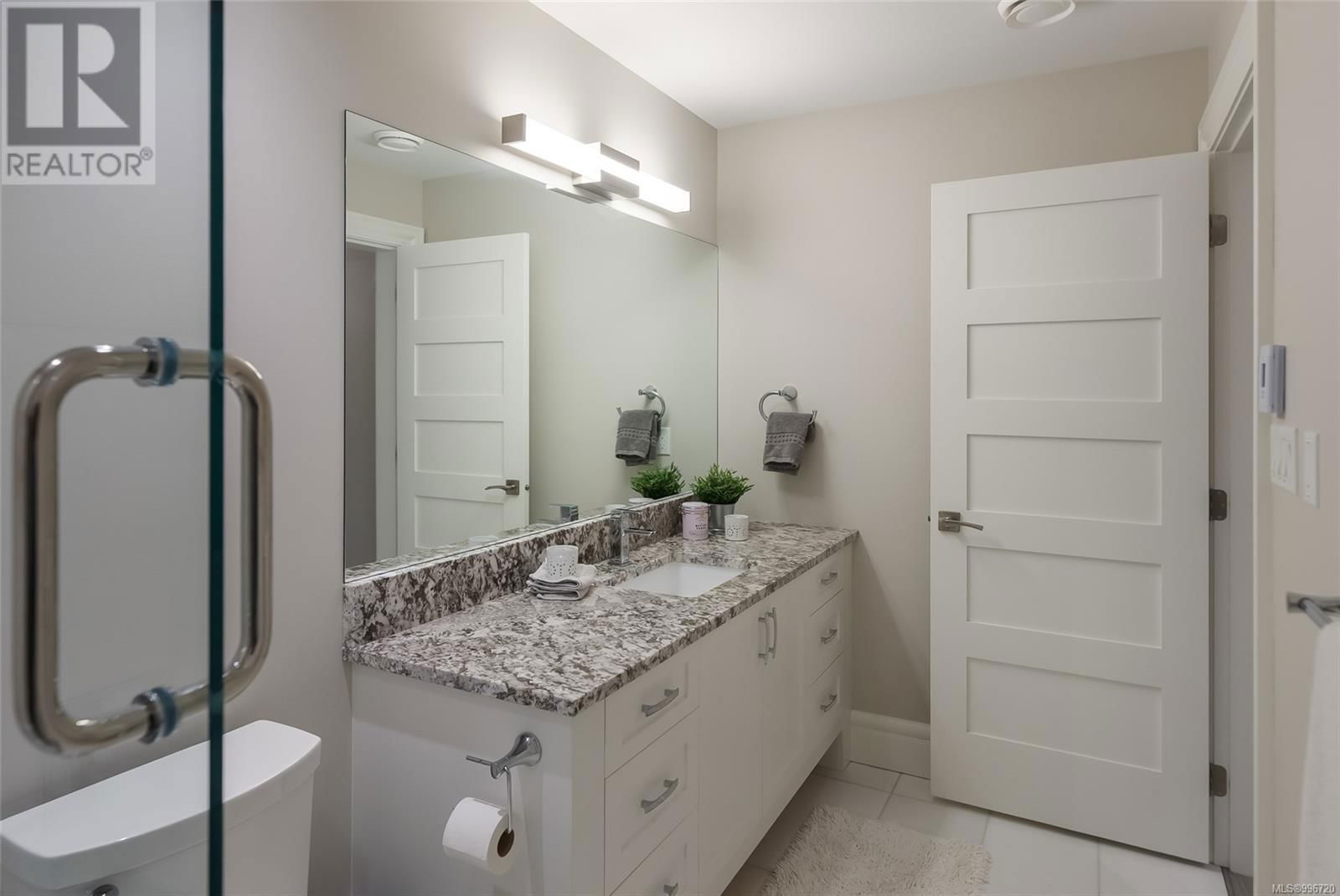 776 HIRST AVENUE Image 37