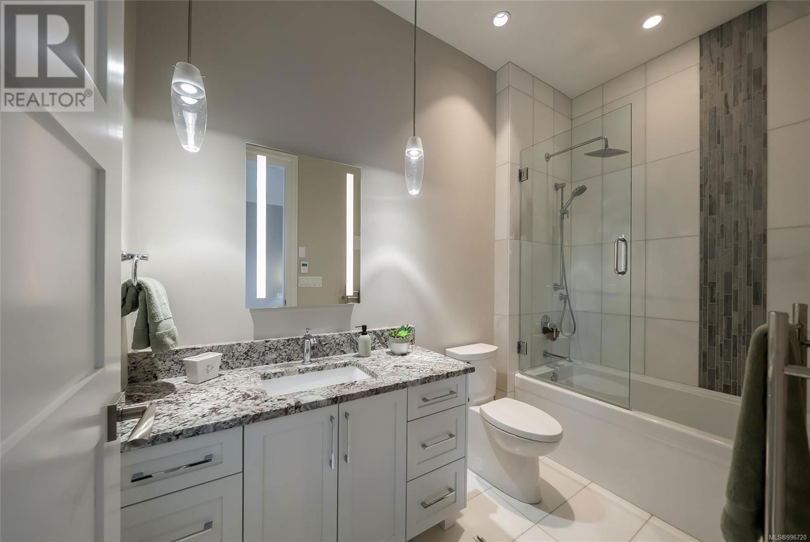776 HIRST AVENUE Image 40