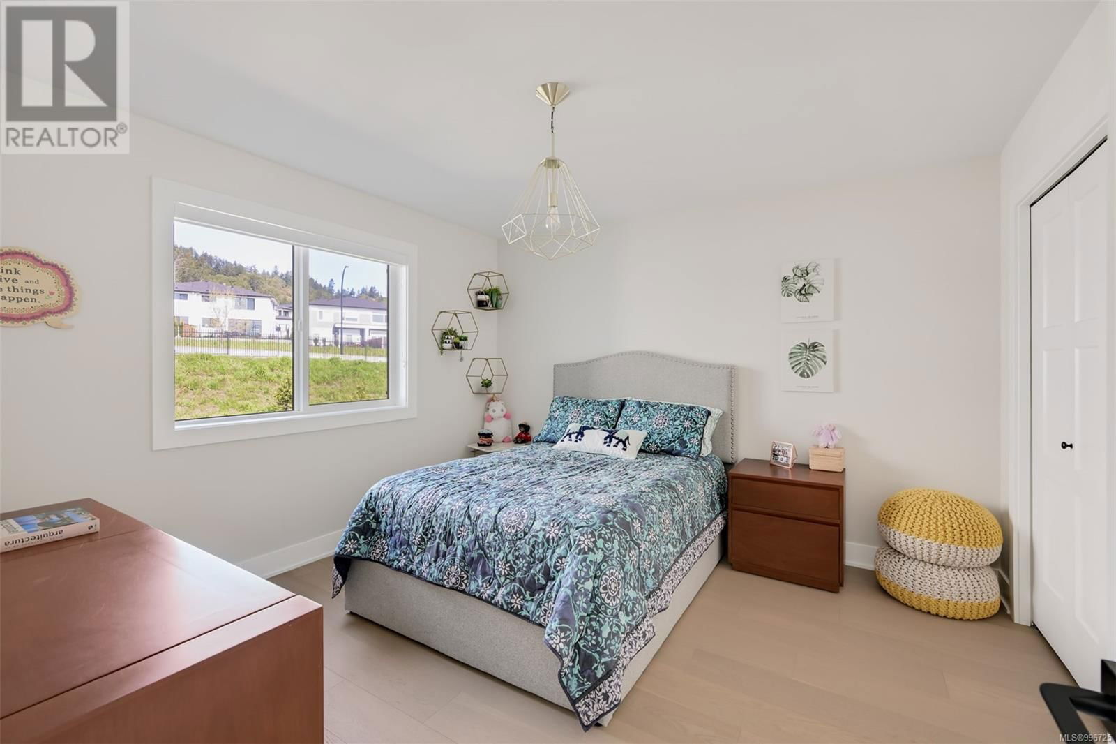 1122 OLIVINE MEWS Image 32