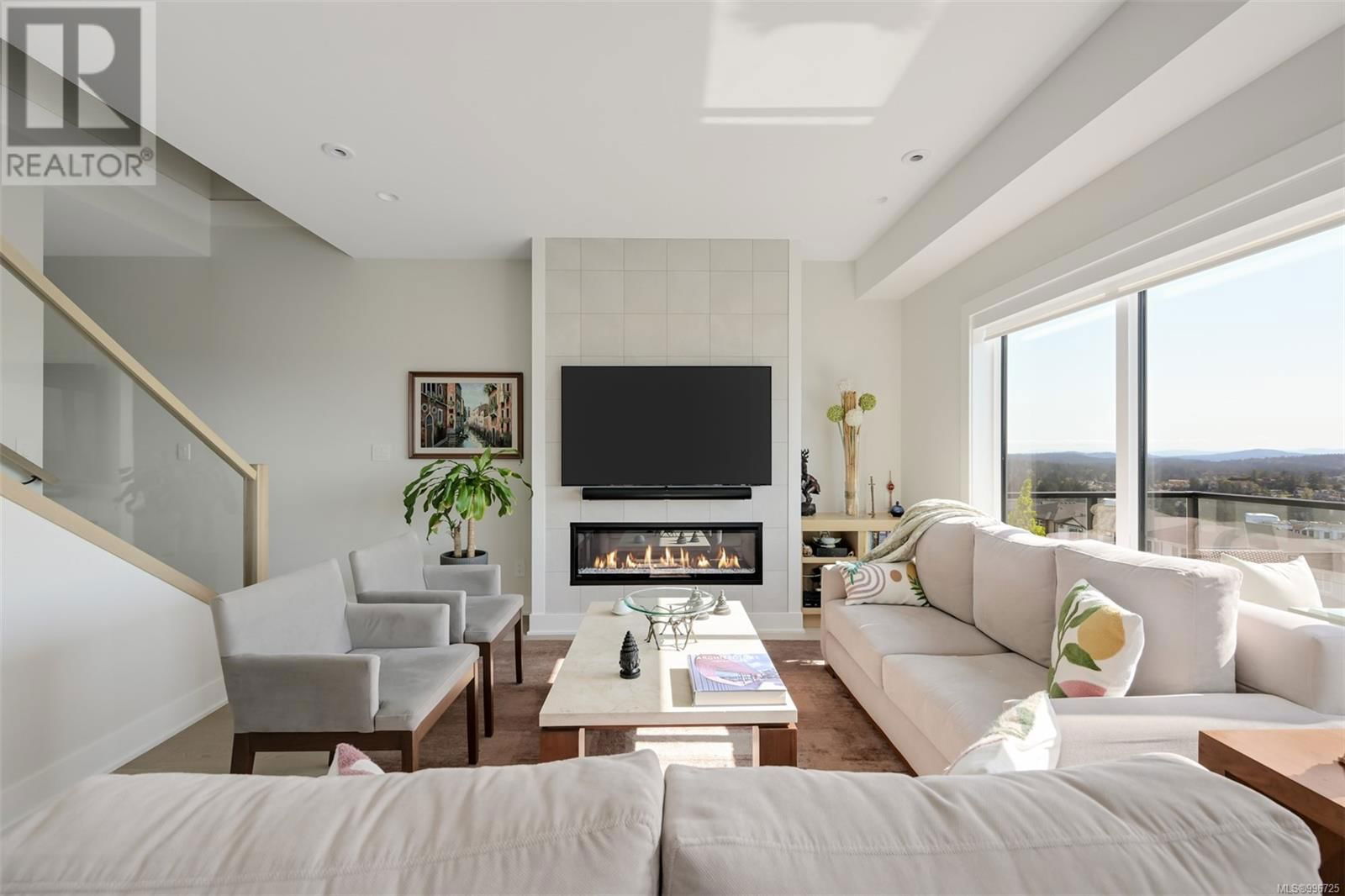 1122 OLIVINE MEWS Image 5
