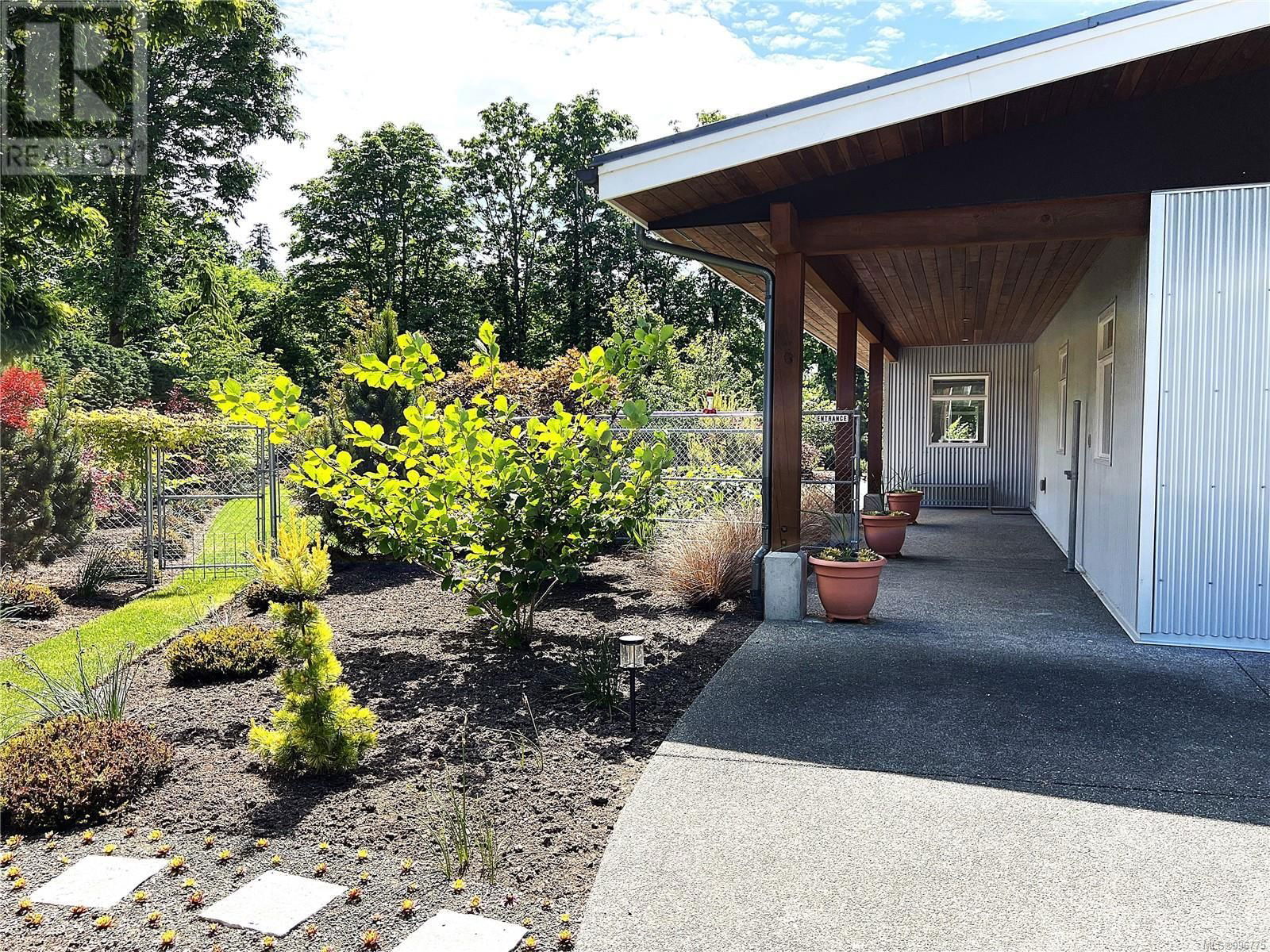 3767 MAPLE LANE Image 33