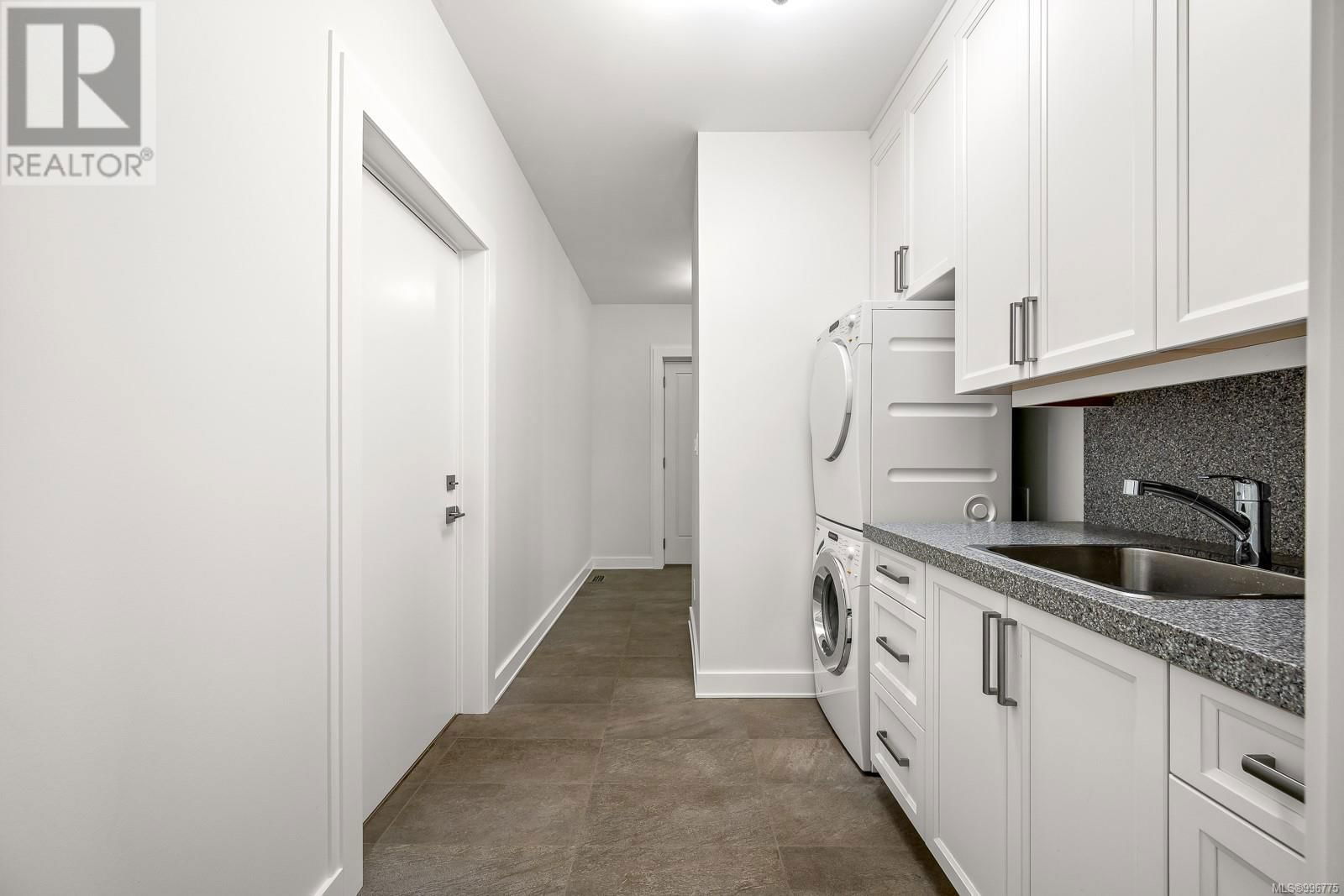 3767 MAPLE LANE Image 78