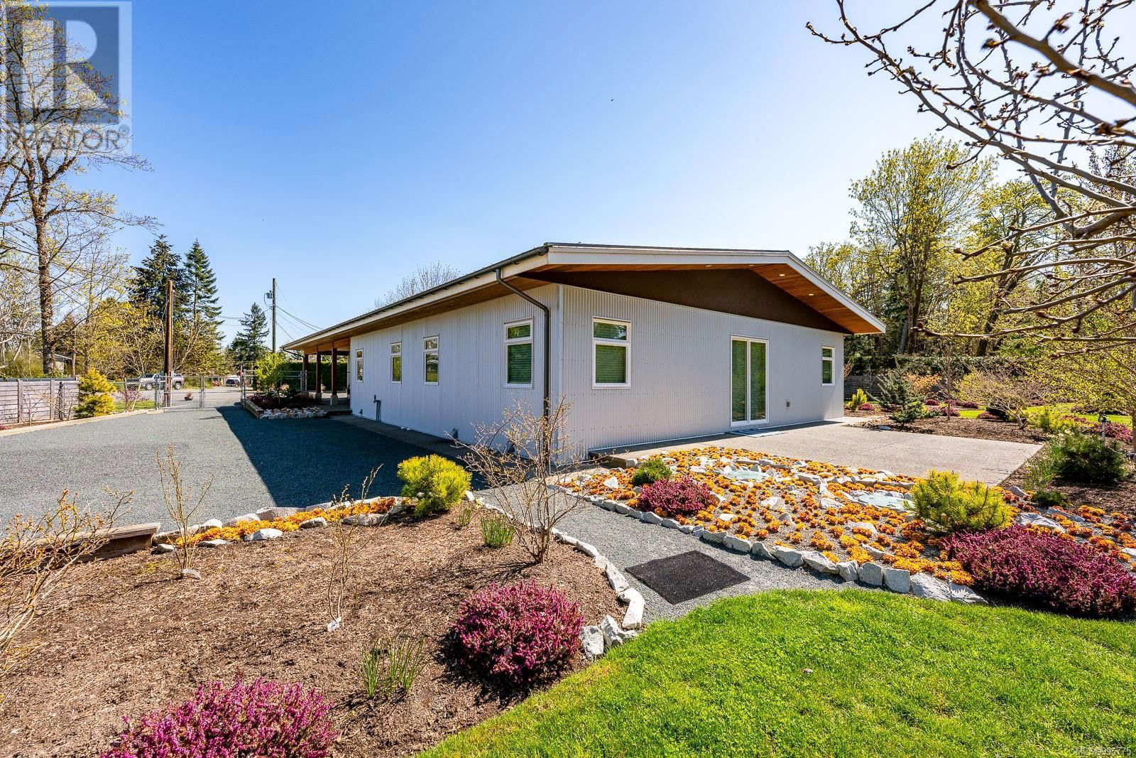 3767 MAPLE LANE Image 96