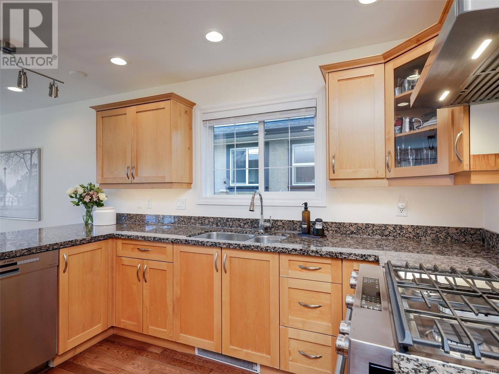 2226 JAMES WHITE BOULEVARD Image 7