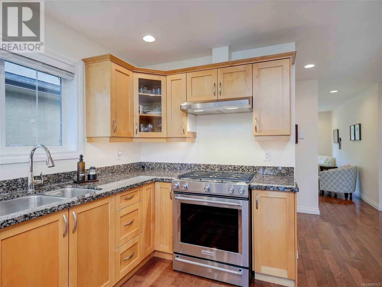 2226 JAMES WHITE BOULEVARD Image 8