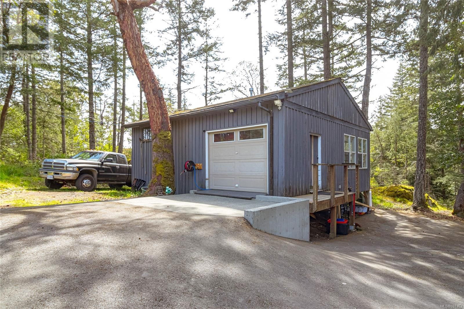 665 LATORIA ROAD Image 10
