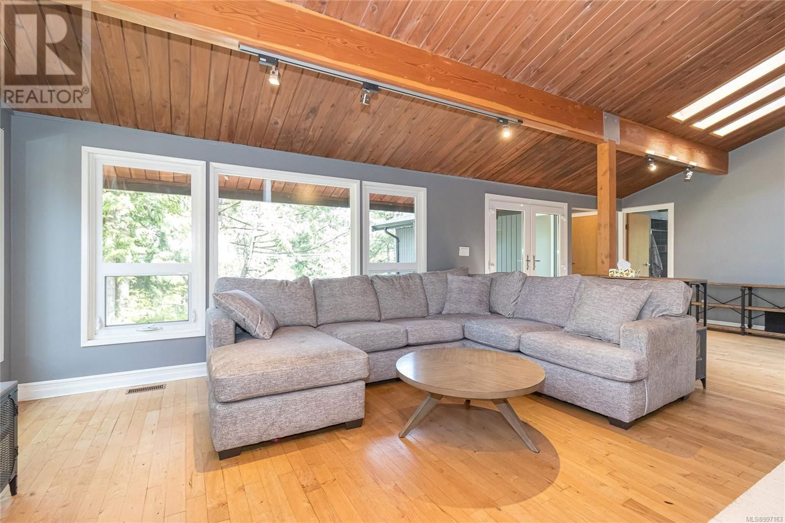 665 LATORIA ROAD Image 12