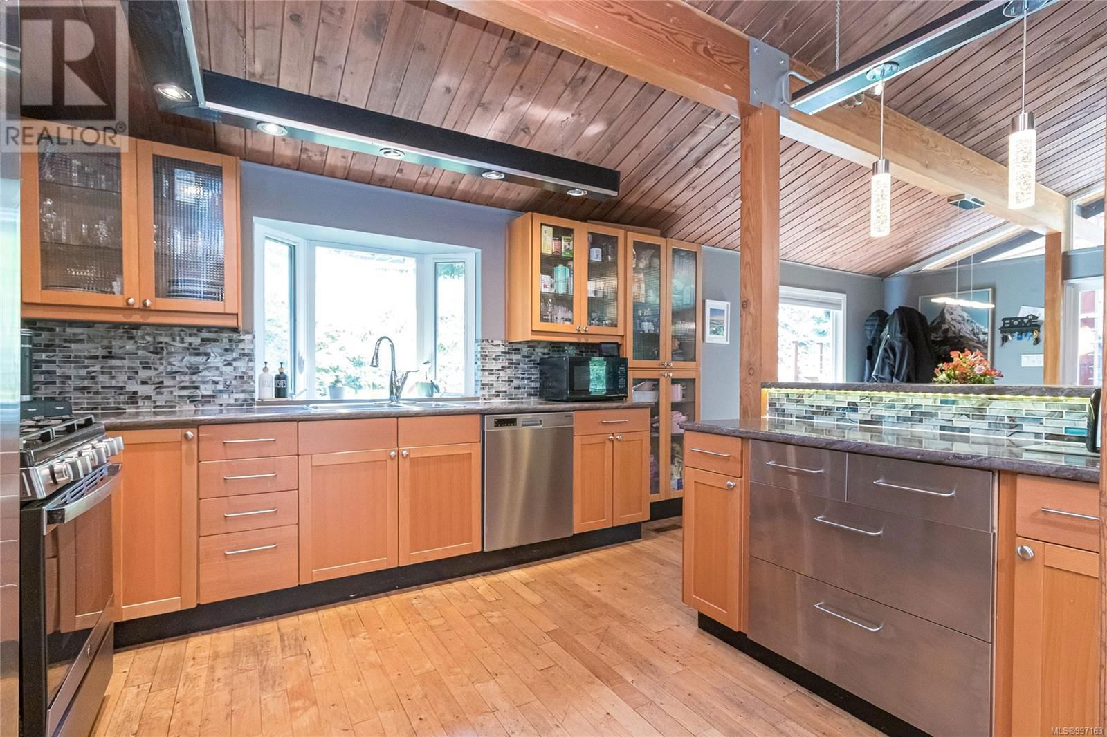 665 LATORIA ROAD Image 19