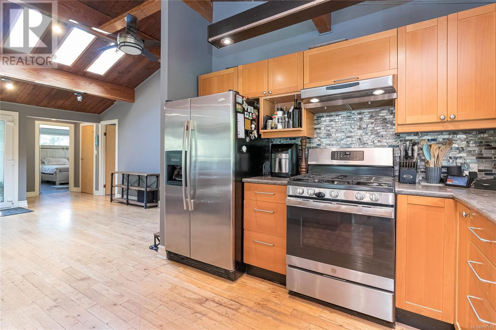 665 LATORIA ROAD Image 21