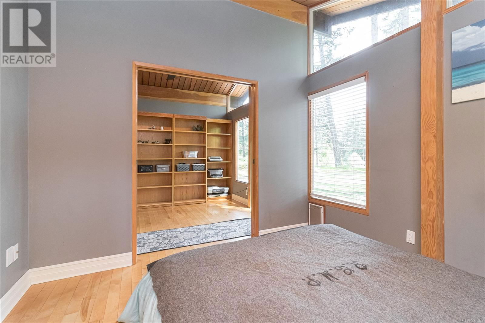 665 LATORIA ROAD Image 28