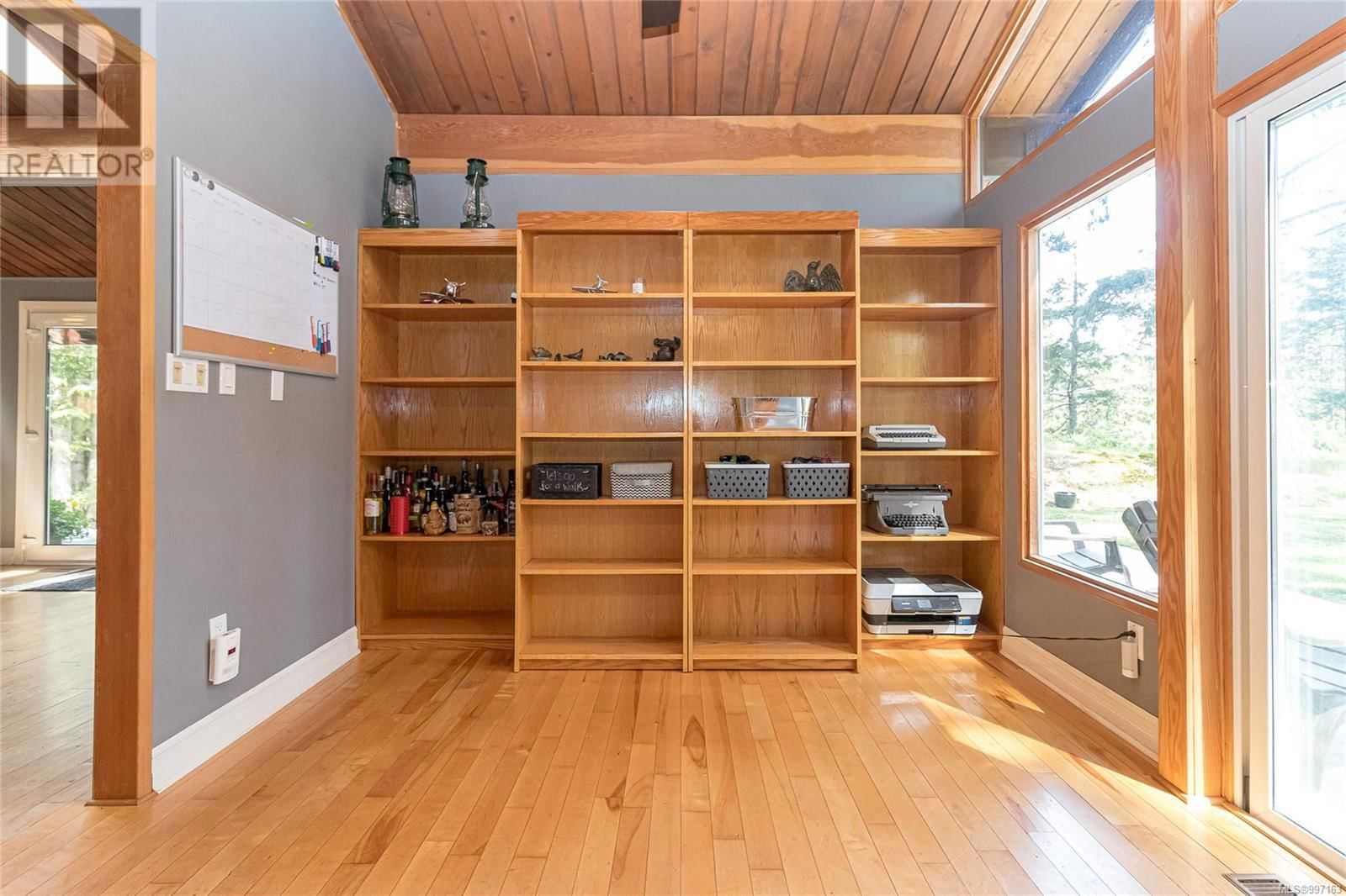 665 LATORIA ROAD Image 30