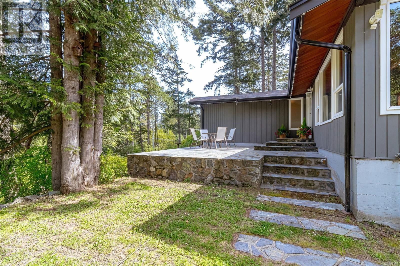 665 LATORIA ROAD Image 36