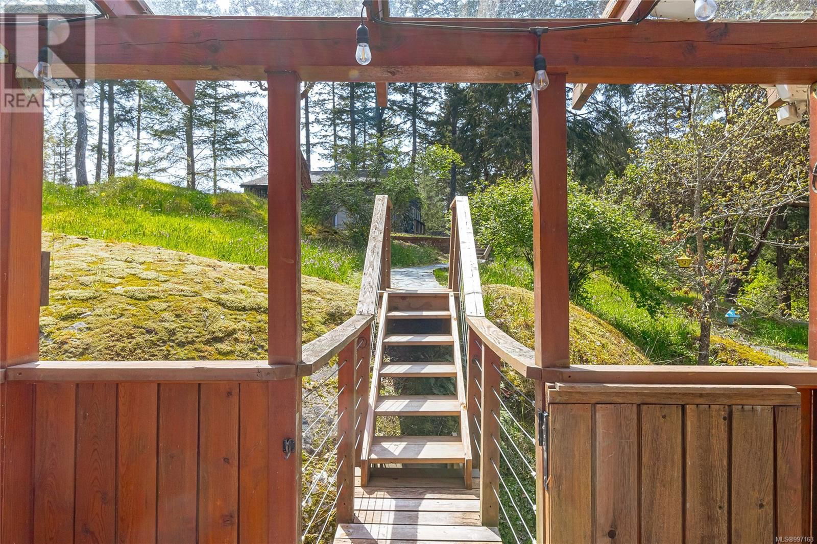 665 LATORIA ROAD Image 44