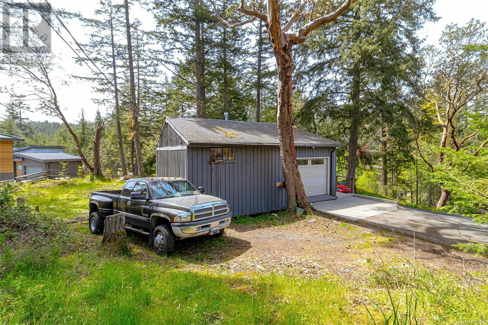 665 LATORIA ROAD Image 46