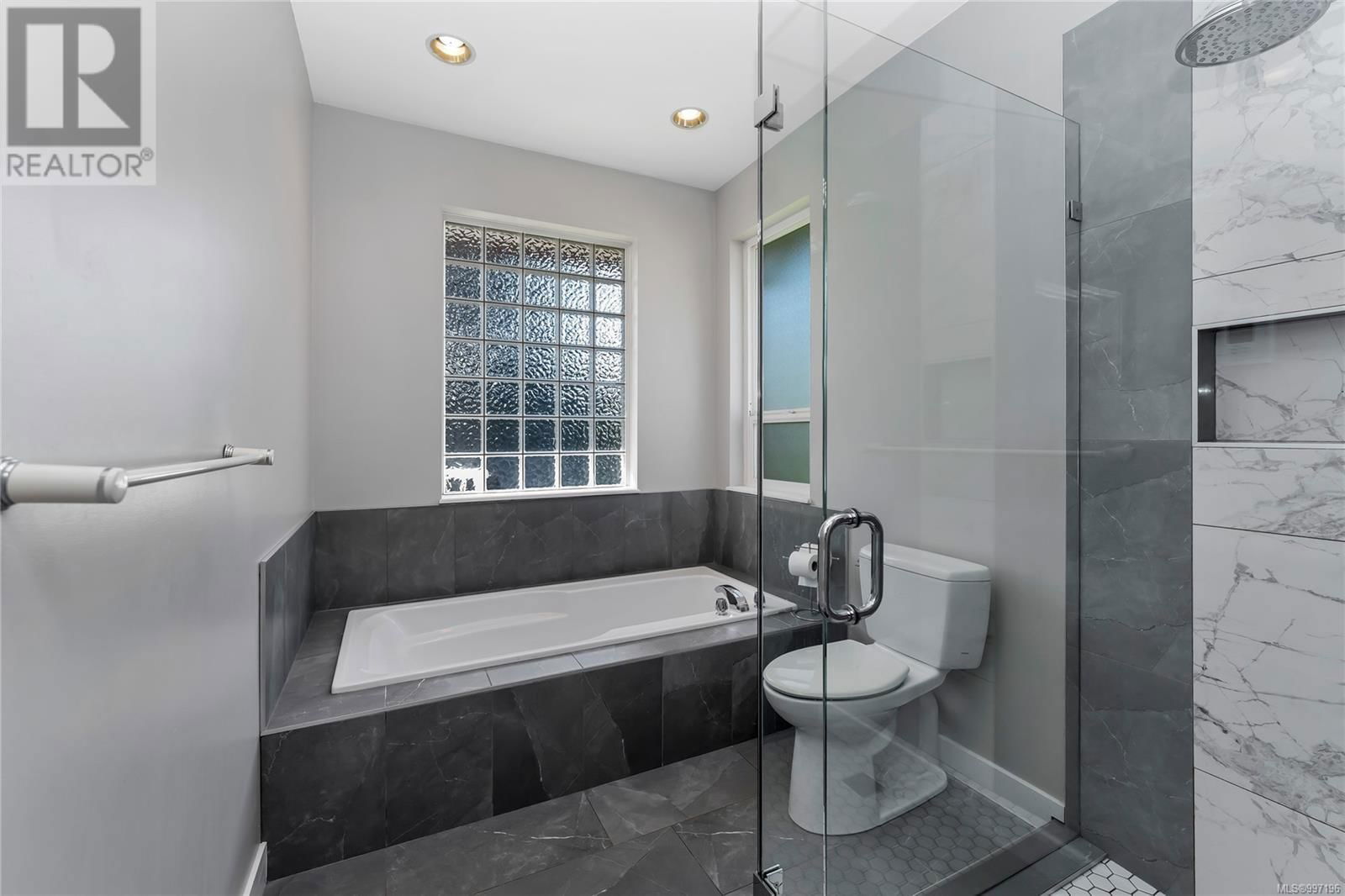 1401 DONNAY DRIVE Image 22