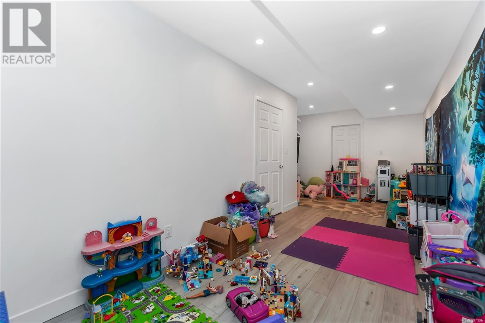 1401 DONNAY DRIVE Image 34