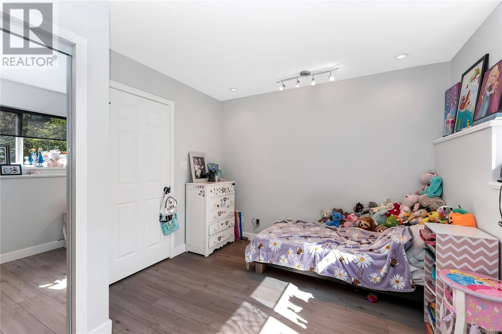 1401 DONNAY DRIVE Image 44