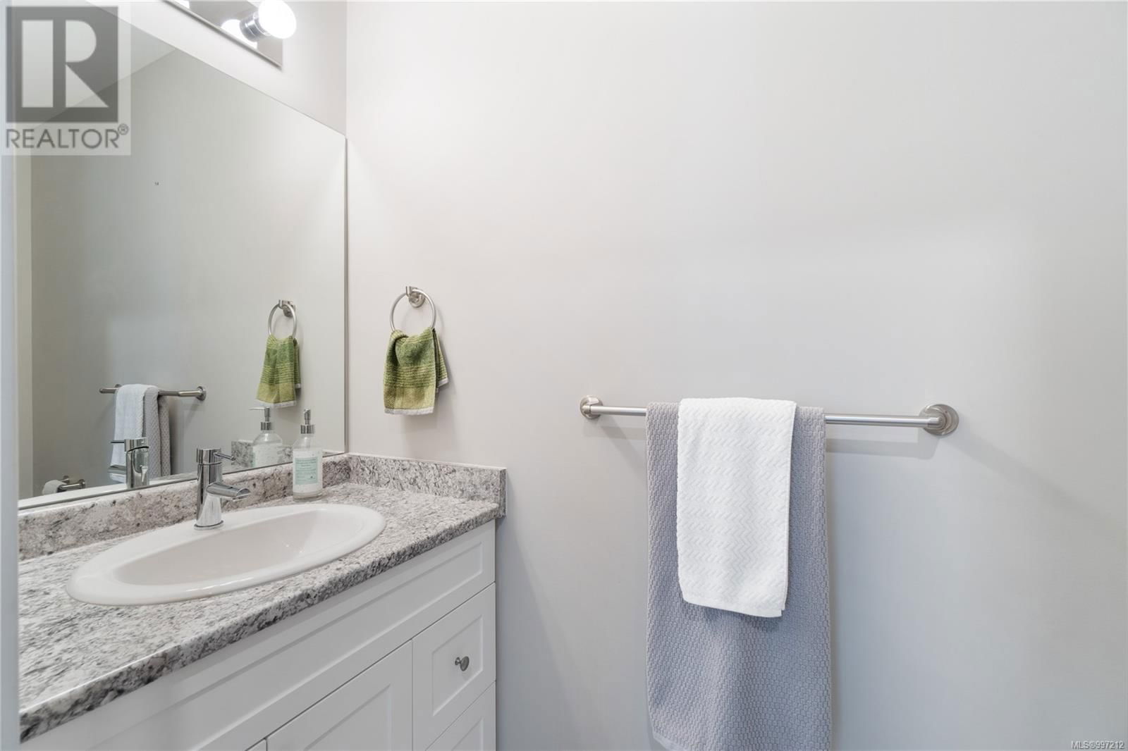 250 GOLDEN OAKS CRESCENT Image 11