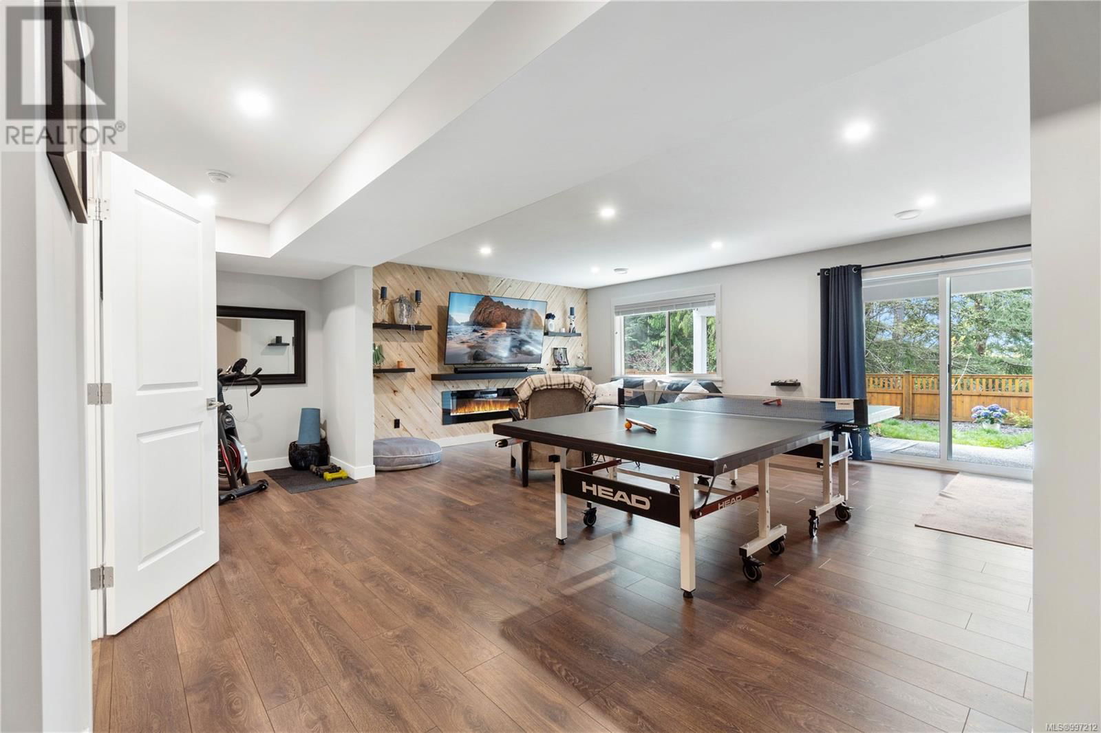 250 GOLDEN OAKS CRESCENT Image 14