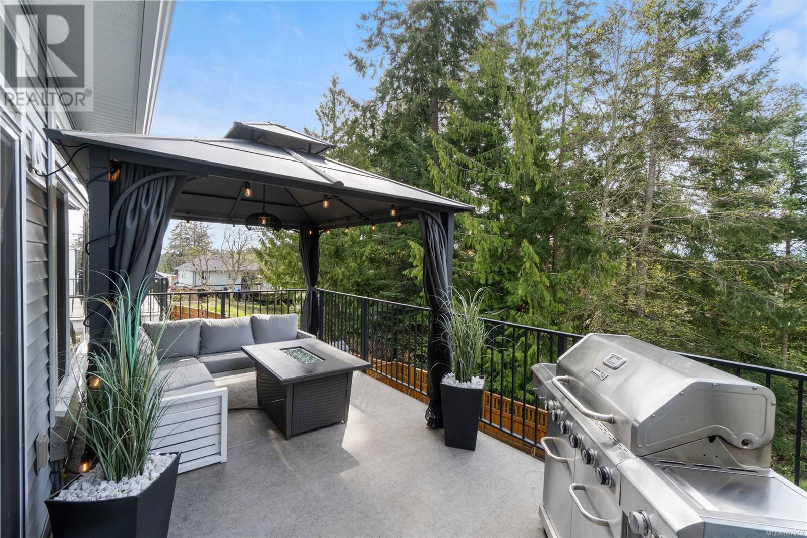 250 GOLDEN OAKS CRESCENT Image 25