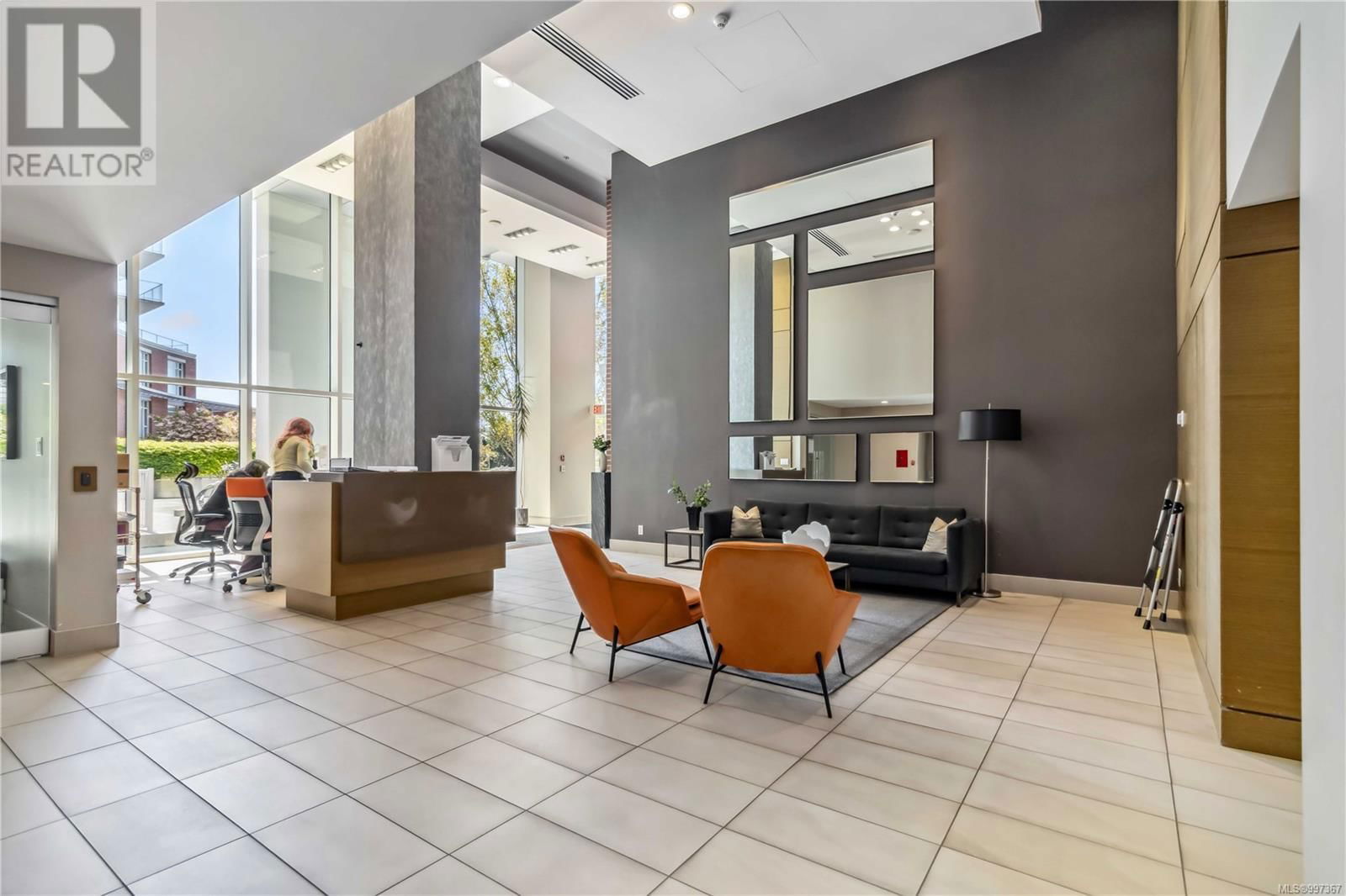 401 - 83 SAGHALIE ROAD Image 10